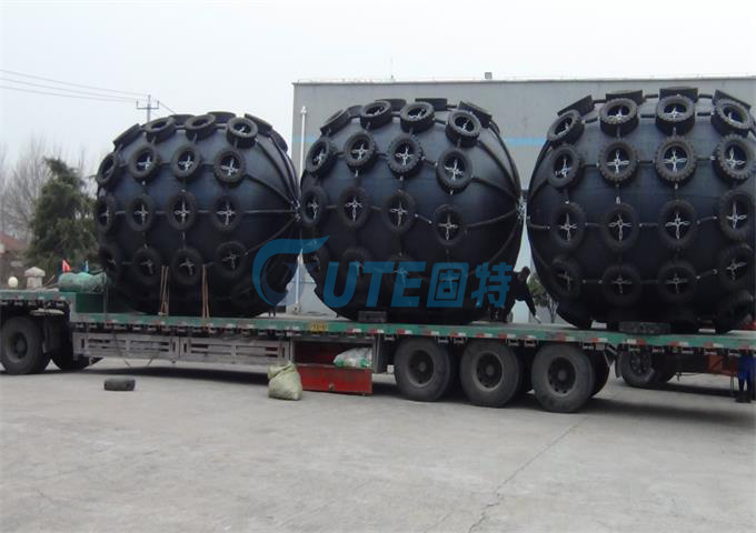 Qingdao guote ship rubber fender factory ship on the ball technology unique quality assurance