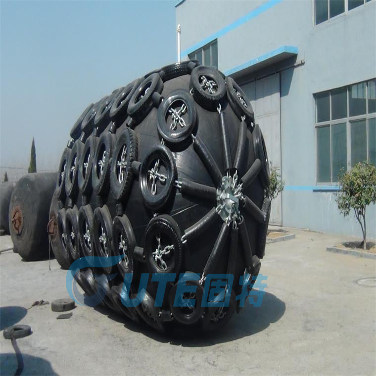 Buffer ships by balloon tankers inflatable rubber fender credit manufacturers