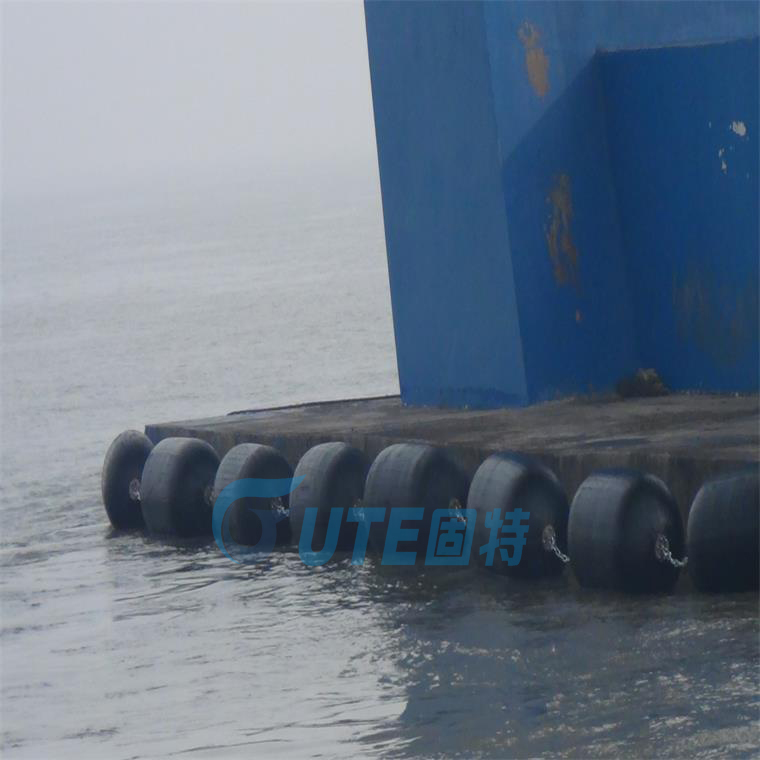 Marine rubber fender handle